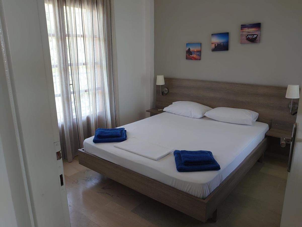 Merida Apartments Мола Калива Екстериор снимка