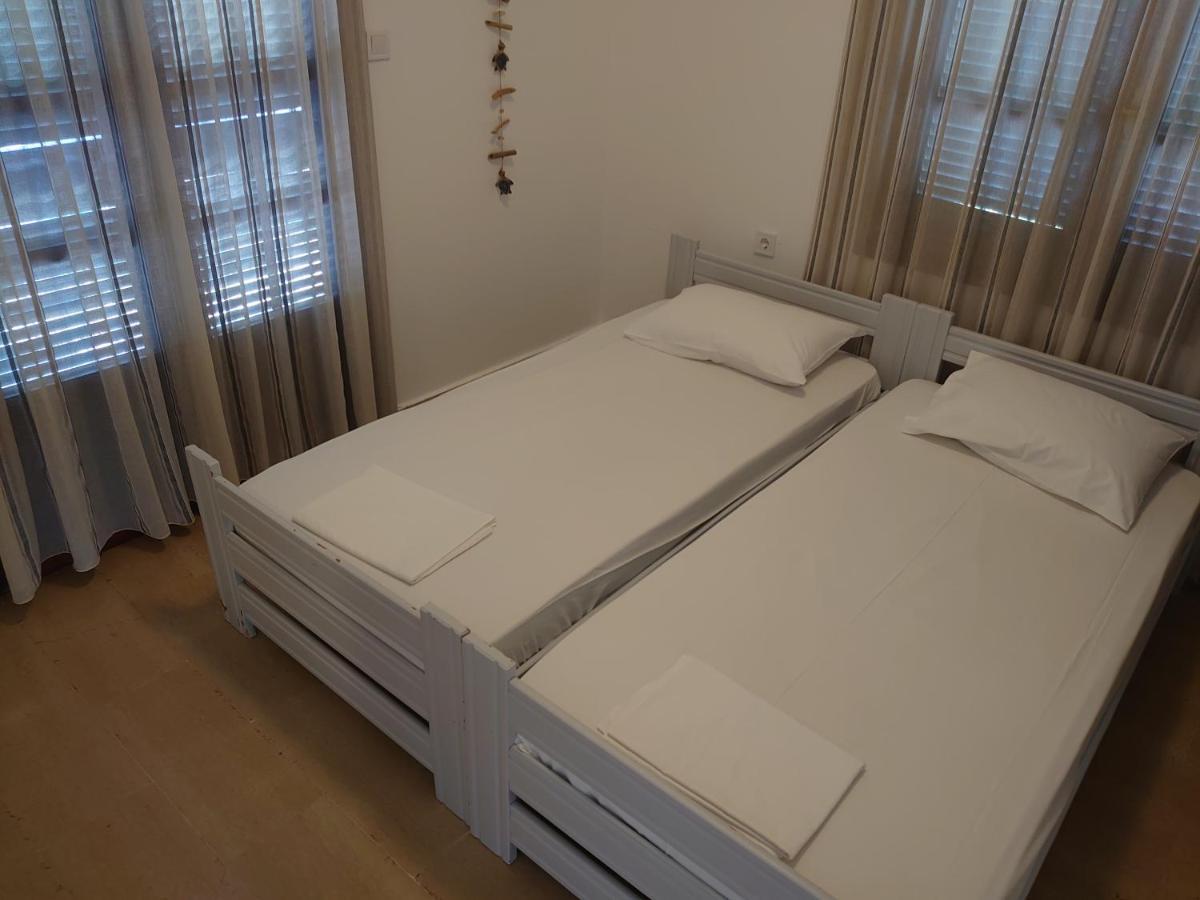 Merida Apartments Мола Калива Екстериор снимка