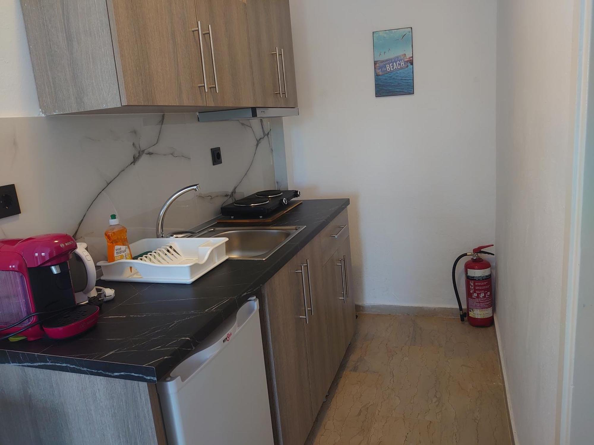 Merida Apartments Мола Калива Екстериор снимка
