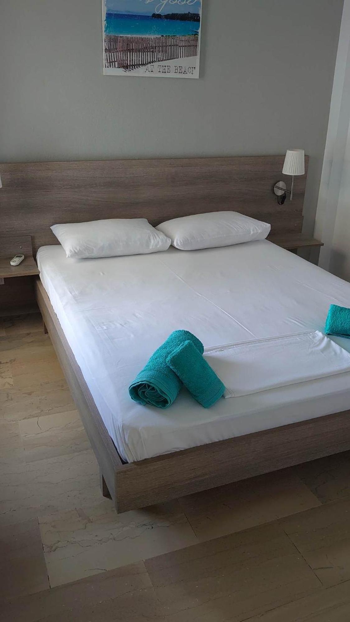 Merida Apartments Мола Калива Екстериор снимка